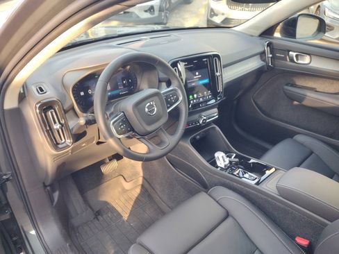 New 2026 Volvo XC40 B5 Ultra w/ Climate Package image 9