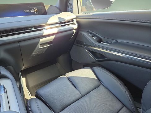 New 2025 Lincoln Navigator Reserve w/ Jet Appearance Package image 13