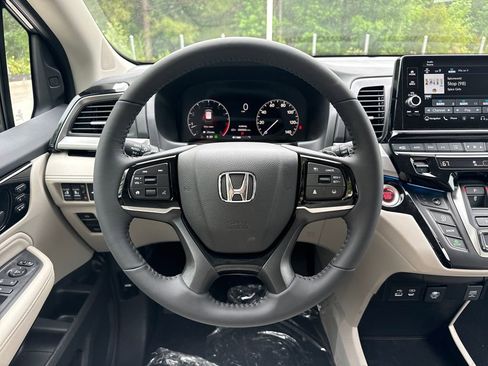 New 2026 Honda Odyssey Touring image 19