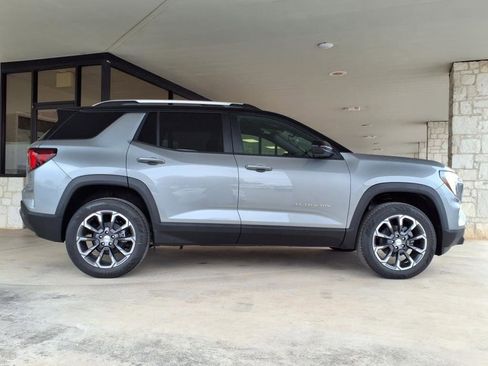 New 2025 GMC Terrain Elevation w/ Elevation Premium Package image 2