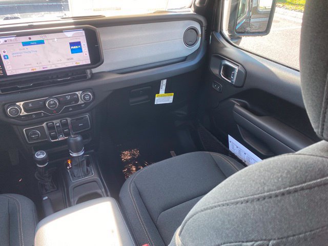 New 2026 Jeep Gladiator Sport AWD/4WD image 34
