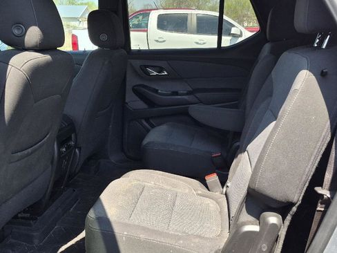 Used 2023 Chevrolet Traverse LT image 7