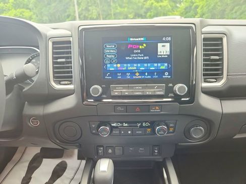 Used 2024 Nissan Frontier SL RWD image 17