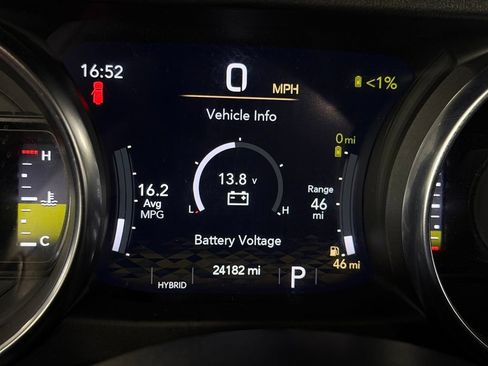 Used 2023 Jeep Wrangler Unlimited Sahara AWD/4WD image 13