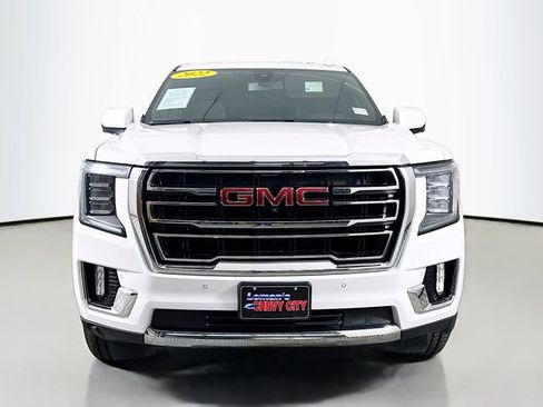 Used 2023 GMC Yukon AT4 w/ AT4 Premium Package image 2