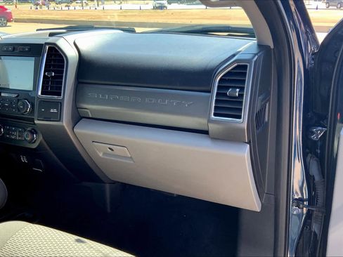 Used 2018 Ford F250 XLT w/ XLT Premium Package image 18