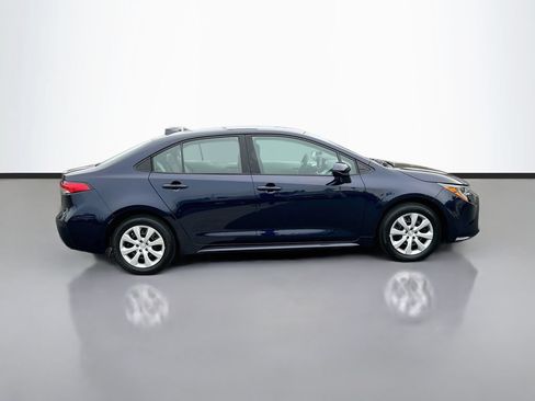 Used 2022 Toyota Corolla LE FWD image 4