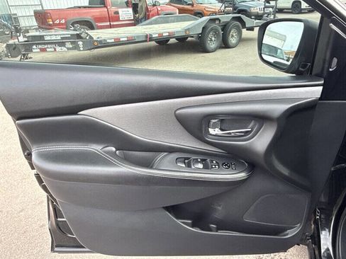 Used 2022 Nissan Murano SV w/ SV Midnight Edition Package image 17