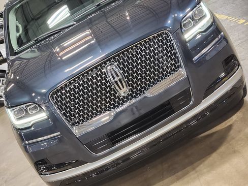 Used 2024 Lincoln Navigator Premiere AWD/4WD image 17