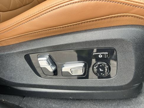 Certified 2023 BMW X7 xDrive40i w/ Executive Package image 39