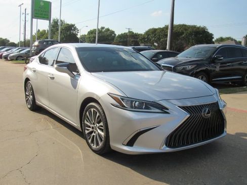 Used 2020 Lexus ES 350 w/ Premium Package image 4