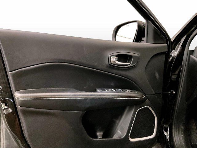 Used 2019 Jeep Compass Latitude w/ Popular Equipment Group AWD/4WD image 22