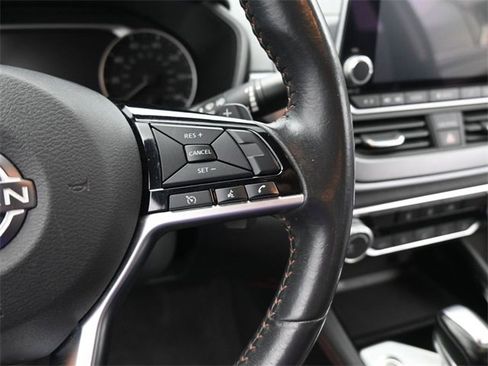 Used 2023 Nissan Altima 2.5 SR image 32