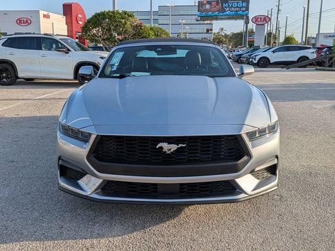Used 2025 Ford Mustang Premium RWD image 6
