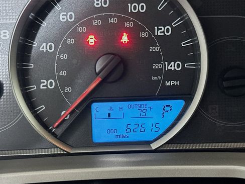 Used 2015 Toyota RAV4 LE FWD image 18