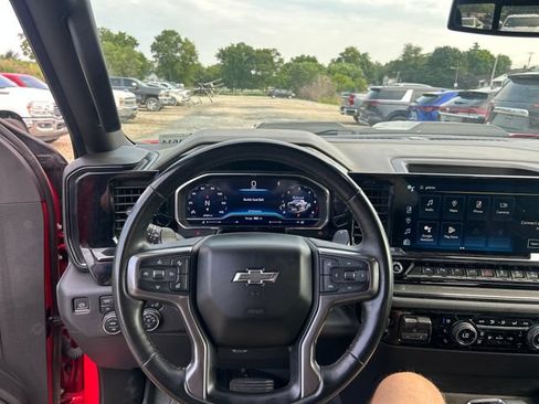 Used 2024 Chevrolet Silverado 1500 ZR2 AWD/4WD image 13