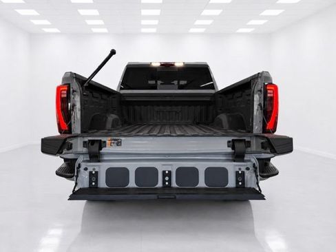 Used 2024 GMC Sierra 2500 AT4 w/ Technology Package AWD/4WD image 14