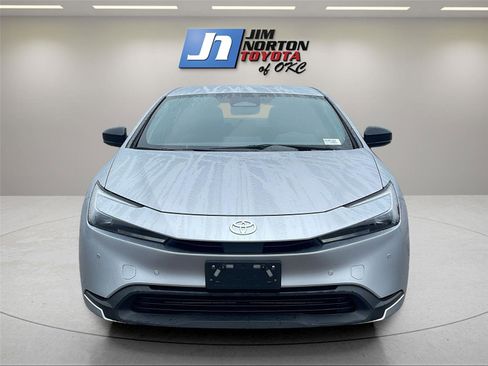 Used 2024 Toyota Prius LE image 2