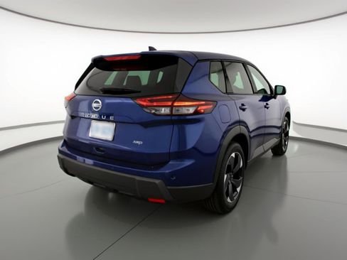 Used 2025 Nissan Rogue SV AWD/4WD image 9