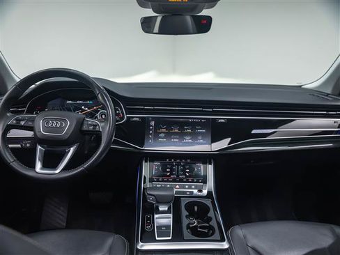 Used 2019 Audi Q8 Premium Plus w/ Premium Plus AWD/4WD image 19