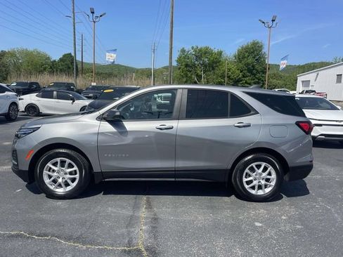 Certified 2024 Chevrolet Equinox LS w/ LS Convenience Package FWD image 2