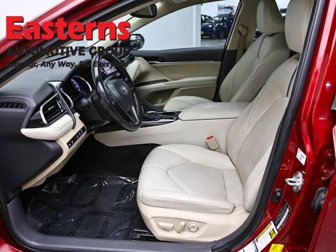 Used 2021 Toyota Camry XLE AWD/4WD image 13