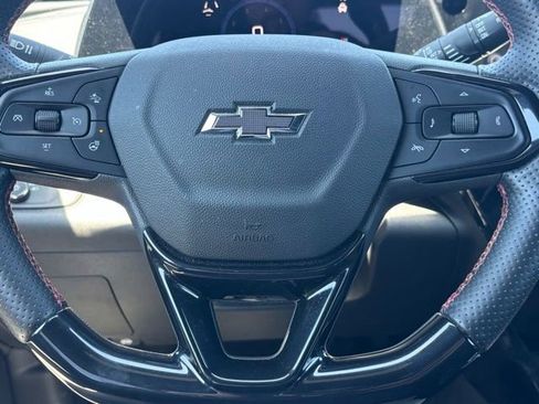 Used 2024 Chevrolet Trax RS w/ Sunroof Package FWD image 20