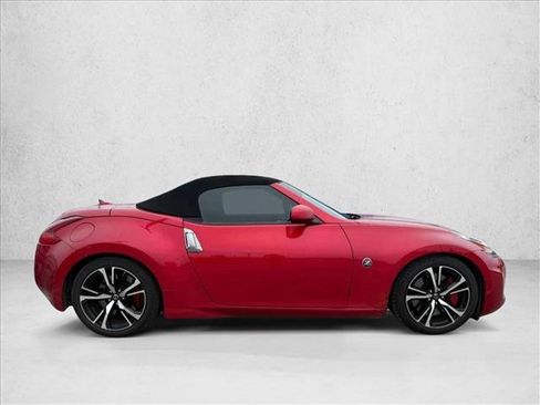 Used 2018 Nissan 370Z Touring Sport RWD image 13