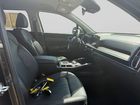 Certified 2025 Kia Sorento EX AWD/4WD image 17