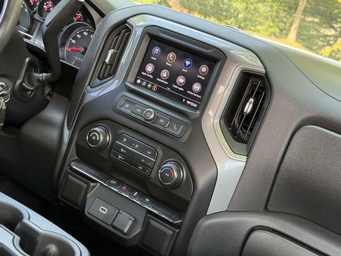 Used 2020 Chevrolet Silverado 1500 Custom w/ Custom Value Package image 21