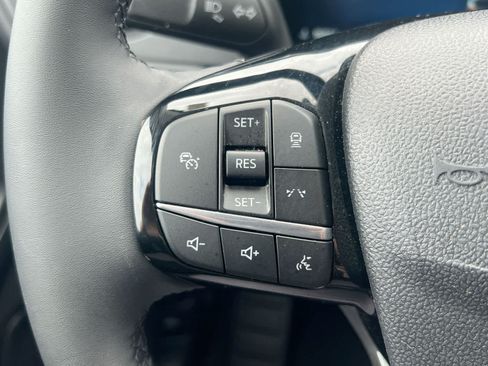 Used 2023 Ford Escape Platinum w/ Premium Technology Package AWD/4WD image 23