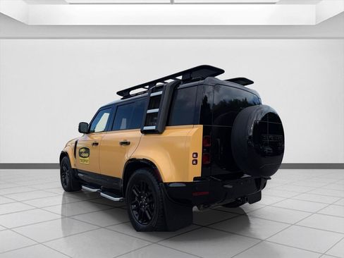 Used 2022 Land Rover Defender 110 X-Dynamic SE AWD/4WD image 3