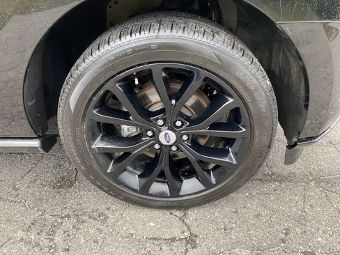 Used 2018 Ford Expedition Max Platinum image 9