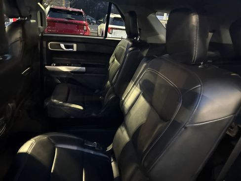 Used 2023 Ford Explorer XLT w/ Equipment Group 202A image 16