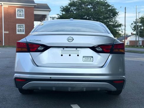 Used 2022 Nissan Altima 2.5 SV FWD image 5