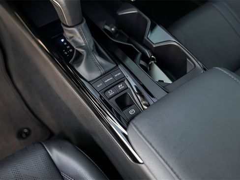 Used 2025 Toyota Camry XSE image 21