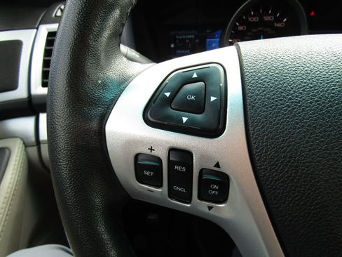 Used 2012 Ford Explorer XLT image 21