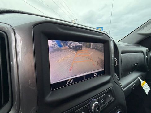 Used 2022 Chevrolet Silverado 1500 Custom image 21