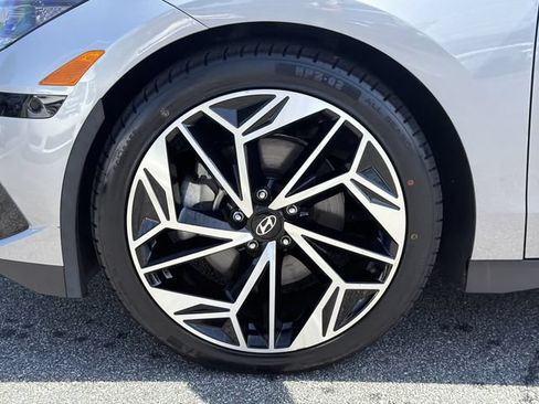 Certified 2024 Hyundai Ioniq 6 Limited AWD/4WD image 13