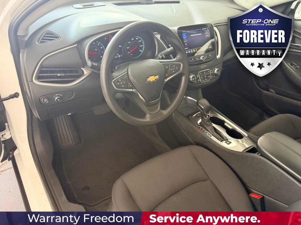 Used 2025 Chevrolet Malibu LT FWD image 12