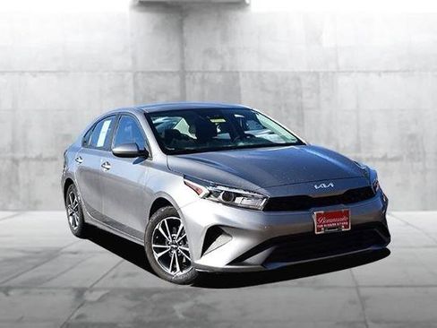 Used 2024 Kia Forte LXS image 2