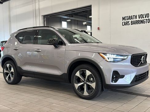 New 2026 Volvo XC40 B5 Plus w/ Climate Package image 3