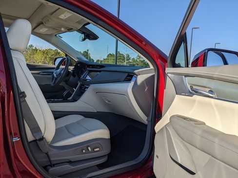 Used 2023 Cadillac XT5 Premium Luxury FWD image 41