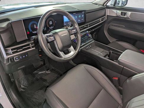 Used 2025 Hyundai Santa Fe SEL FWD image 10