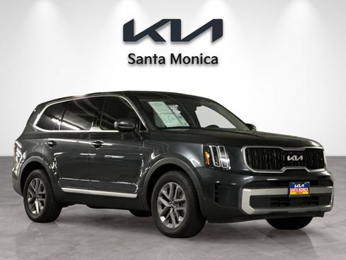 Used 2023 Kia Telluride LX image 7