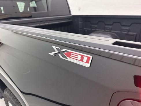 New 2026 GMC Sierra 1500 SLT w/ SLT Premium Plus Package image 11