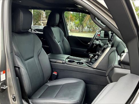 Used 2024 Lexus LX 600 4WD w/ Luxury Package image 9