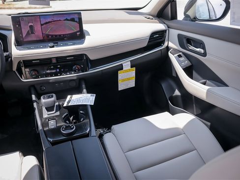 New 2025 Nissan Rogue SL w/ Tech Package image 20