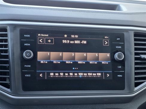 Used 2020 Volkswagen Atlas Cross Sport SE w/ Panoramic Sunroof Package image 18