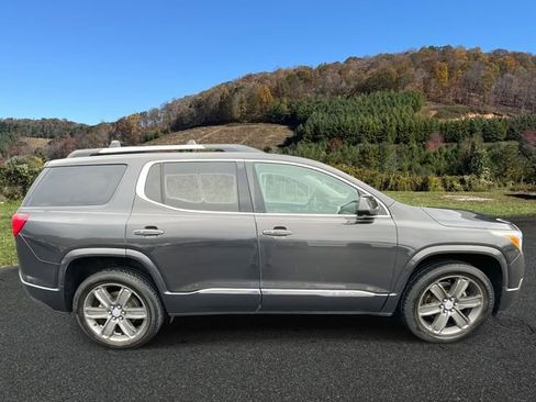Used 2017 GMC Acadia Denali w/ Technology Package image 8